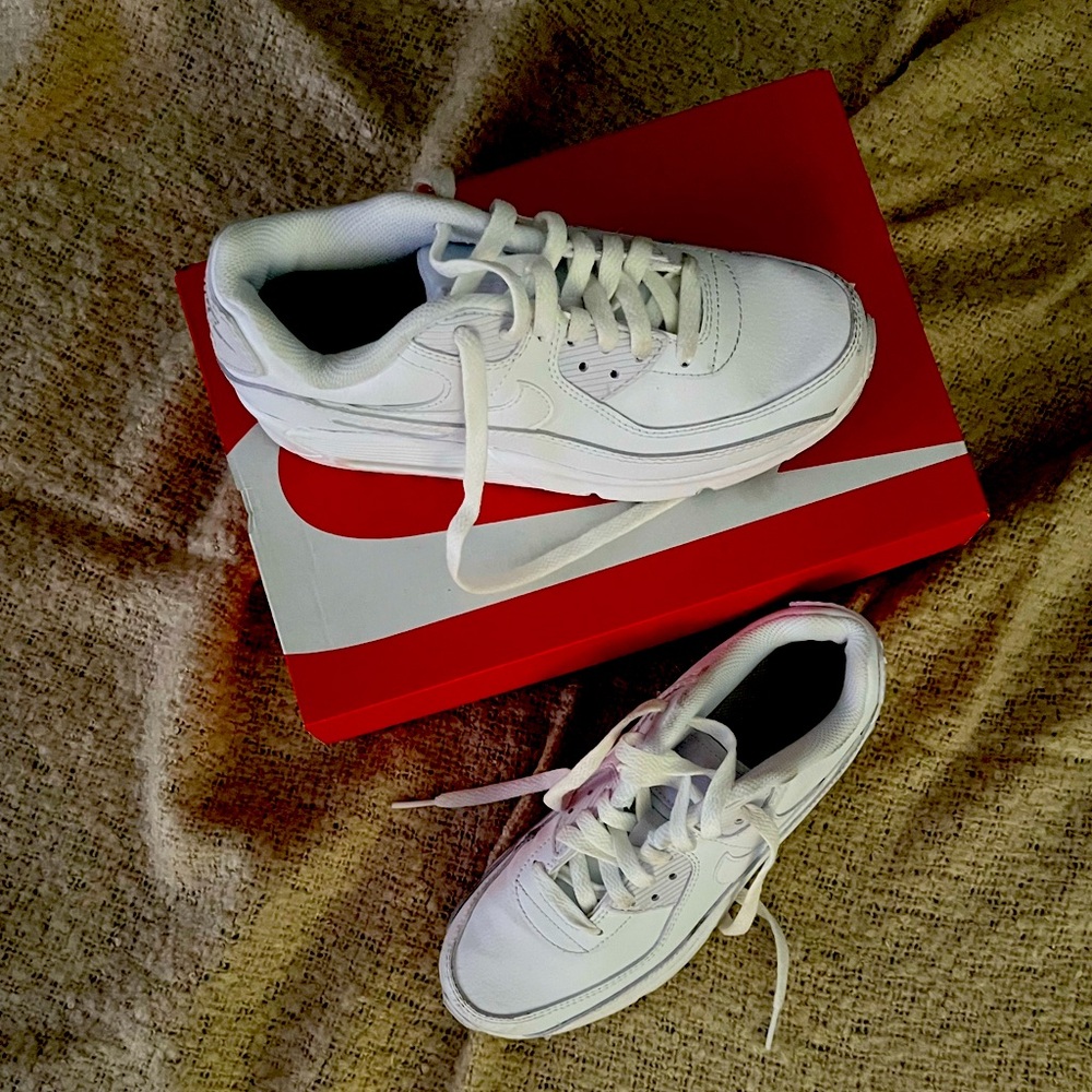 Nike Air Max 90 size 5Y